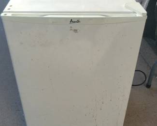 Avanti Mini Fridge Model 248YW YB