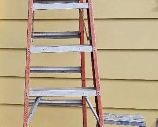 Eight Foot Ladder 27 Step Stool