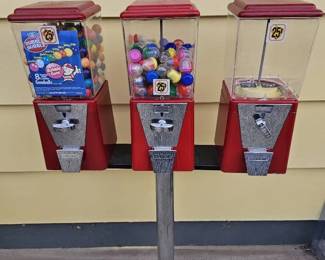 004 Oak Triple Vending Gumball Machine with Stand