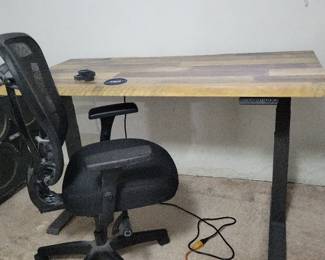 Adjustable Height Desk Model VARI2APX120 by Varidesk Chair