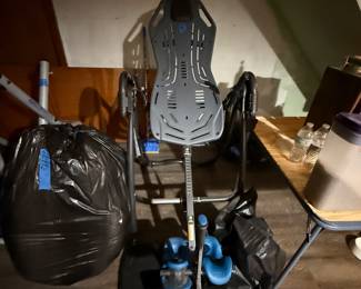 Teeter spine inversion table