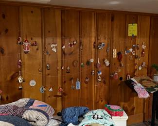 Christmas tree decorations 