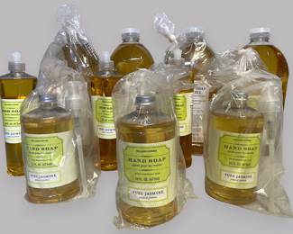 Williams Sonoma 'Yuzu Jasmine' And 'Pink Grapefruit' Soap Bottles (10)