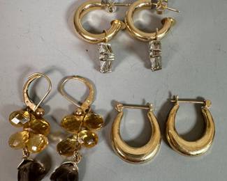 Two Pairs Of 14k Yellow Gold Hoop Earrings (8)