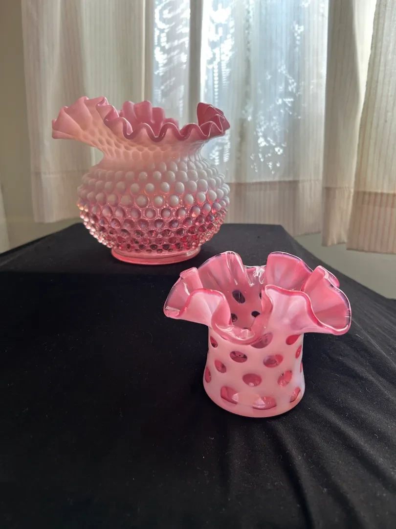  01 2 Stunning Pieces Of Fenton Cranberry Glassware