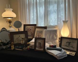 Vtg. Grooming Decor Accessories For Men  Women