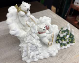Christmas Grandeur Polar Bear on Skis figurine 