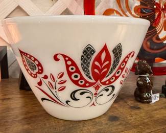 Collectible Vintage Anchor Hocking Fire King Red and Black Modern Tulip