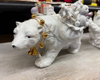 Christmas GrChristmas Grandeur Noel Snow Bear with Gifts