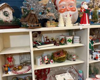 vintage santa, small houses, Santa and Mrs. Claus