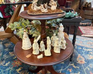 2 tiered vintage table, nativities 