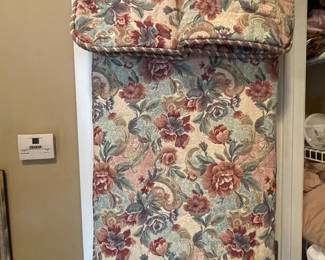 Full/queen coverlet & shams