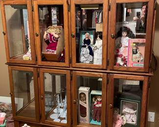 Unique display cabinet