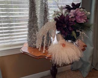 Vintage tilt top table