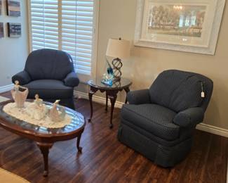 Ethan Allen arm chairs & coffee table 