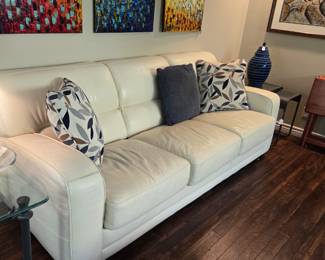 Leather sofa in great condition 