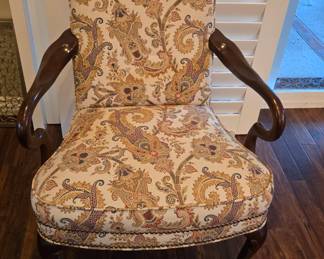 Beautiful vintage arm chair