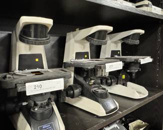 Nikon Eclipse E200 microscope body - No eye piece