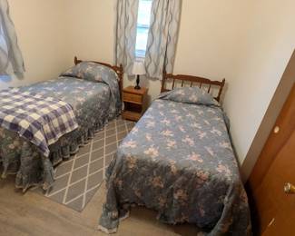 Twin Bedroom Set with dresser
