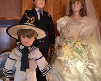 Danbury Mint The Royal Family Prince (no longer) Andrew and Fergie. Prince William