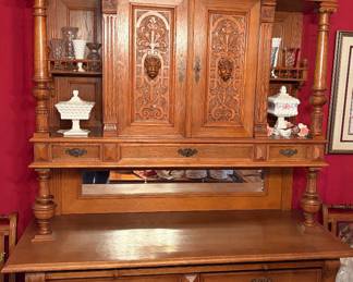 Neo-Renaissance dining cabinet, late 19th century.