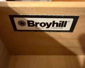 Vintage Broyhill bedroom set 