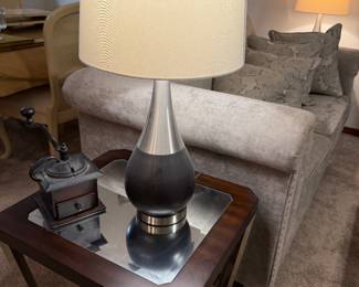 Mirrored top end tables with lamps 