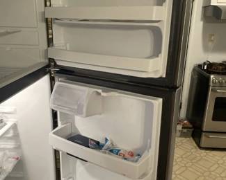 GE Refrigerator. 