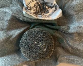 Violin string cleaning stone