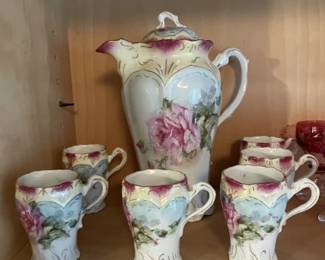 Vintage Coffee pot w/ 6 cups - no mark