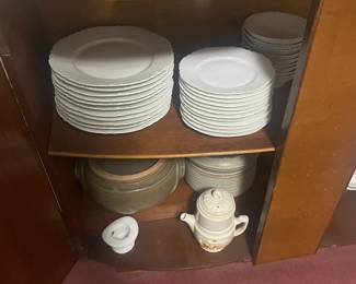 Lower storage for bar cabinet