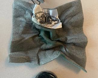 Violin string cleaner