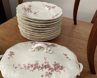 Very old china pattern - Covered casserole, Soup bowls