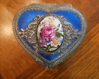 Vintage trinket box