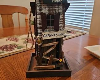 Granny's Inn Bird Feeder