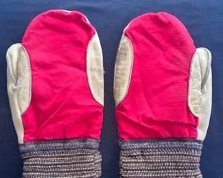 Vintage Pair of Winter Gloves