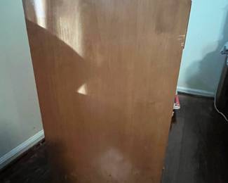 C31 - $30. Single Nightstand. Valley Forge by Baumritter. 