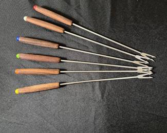 C49 - $60. Vintage MCM Fondue Pot Complete Set. Like New Condition. Dusty from storage.