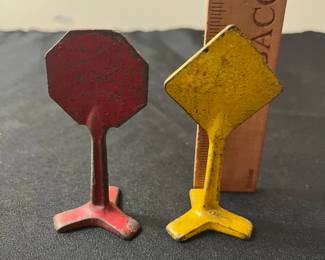 C72 -  $35. 1930's Cast Iron Toy Road Signs For A Train Set. 