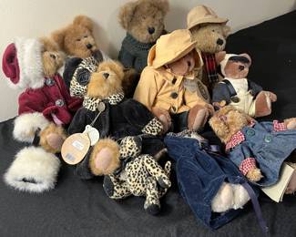 C64 - $25. Boyd's Bears Stuffed Animals. Lot of 9. Most have tags.