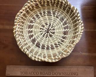 C96 - $25. Annabella Ellis Sweetgrass Basket. 