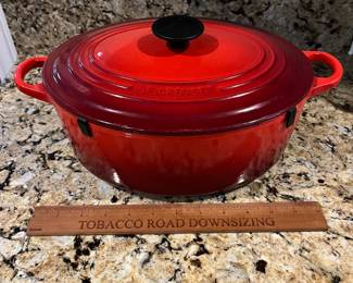C8 - $150. Le Creuset #29. Dutch Oven. Appears to only have been used a couple times - very gently. Enamel has no pitting. 