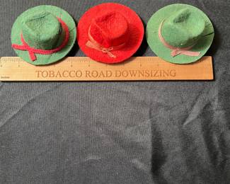 C61 - $20. Vintage Adam Hat Box Sampler W/ 3 Hats.