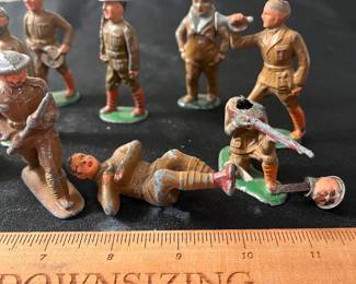 C77 - $45. 1930's Barclay Manoil Lead Soldier Figures. Set of 15.