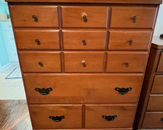 C35 - $80. 4 Drawer Dresser. Stamped Valley Forge - Baumritter. Measures 30" wide x 17.5" deep x 39" tall. All drawers slide in good vintage condition. 