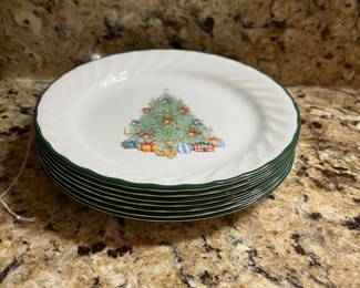 C7 - $45. Corelle Holiday Magic. 7 Dessert Plates 1 Platter. Very good condition!
