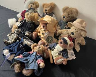 C64 - $25. Boyd's Bears Stuffed Animals. Lot of 9. Most have tags.