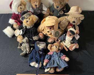 C64 - $25. Boyd's Bears Stuffed Animals. Lot of 9. Most have tags.