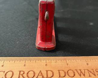 C73 - $25. 1930's Cast Iron Triple Gas Pump For A Train set.