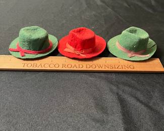 C61 - $20. Vintage Adam Hat Box Sampler W/ 3 Hats.